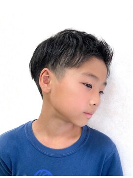 黄ぐまくん美容室 キッズカット　ツーブロック
