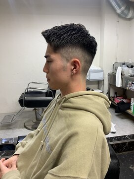 メリケンバーバーショップ フクオカ(MERICAN BARBERSHOP FUK) ハイライトマッシュパーマウルフアッシュブラック