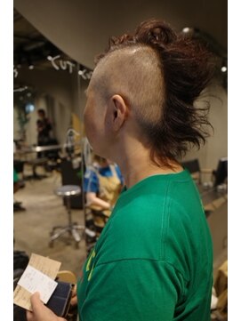 ビビト(bibito) bibito 東京モヒカン　ジェンダーレスヘア　ソフトモヒカン