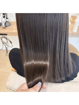 シー(she.) 酸性ストレート×ブラウンベージュ