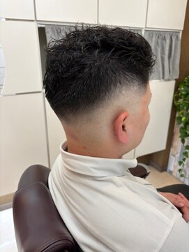 オオノ イキ堂島店(ONO) パーマ×スキンフェード