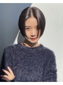 丸みショート前下がりセンターパートハンサムくびれショート