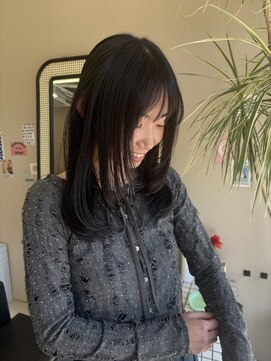 プリュム(plumu.) long layer /サイドレイヤー/黒髪レイヤースタイル/顎下レイヤー