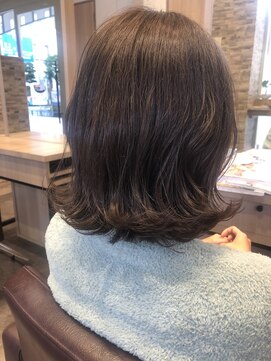 ビースリー ロア 軽やかボブ