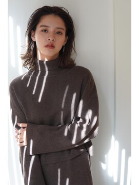 スピンヘアワークス(Spin Hair Works) ミディアム_外ハネ_韓国_耳かけ