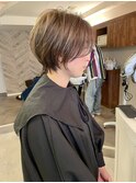 emiwo小川『白髪ぼかしハイライトショート』白髪カバーで-10歳