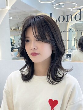 ロンドプランタン 恵比寿(Lond Printemps) 外ハネくびれミディアムヘアアッシュブラウンで透明感カラー