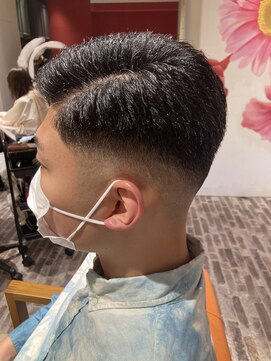 リリーコナー 武蔵小杉(LilyConnor) 武蔵小杉/メンズ/ヘッドスパ/眉毛/バーバー/フェード