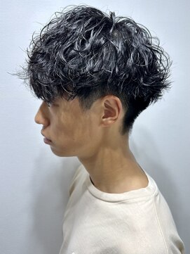 ニアウ 太田店(Niau) メンズマッシュツイストスパイラル波巻きセンターパートパーマ