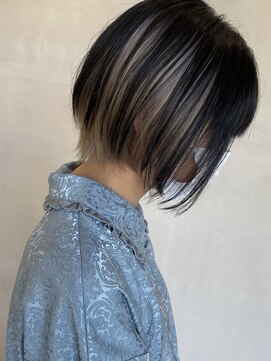 コード(Chord) アンブレラhighlight、襟をおさめた大人女性ショート［谷合