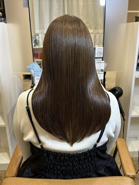 プラス ファースト ヘア(Plus 1st) ロングストレート