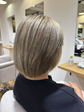 ジーナ(ZINA) レイヤーボブ