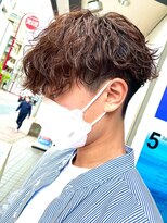 エリマ 調布(elima)&nbsp;ツーブロック波巻きスパイラルパーマツイストスパイラルパーマ