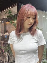 ヘアーアンドメイク ビス(HAIR&MAKE bis)&nbsp;ブリーチ1回でできるコーラルピンク☆【多田　華歌】
