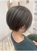 ショートボブ×マッドグレージュ