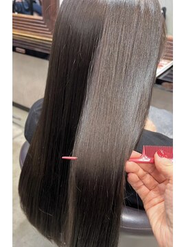 OHI 赤羽店 おしゃれな黒髪×ロングストレート(30代40代/赤羽ヘアサロン)