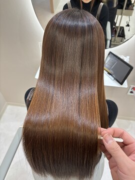 ジーナ 千葉 2nd(Zina) 【Zinaハセガワ】ナチュラルブラウン×艶髪ストレート