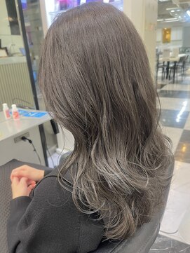 モア 下通店(MORE) グレージュ/Greige/ブリーチなし