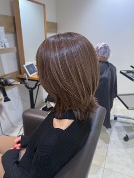 ミラバイケンジ 藤沢(Mira by KENJE) 白髪ぼかし細めハイライト30代40代50代セミディ