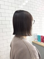 ループウエスト(LOOP WEST)&nbsp;透明感のある暗髪とパツッとボブ