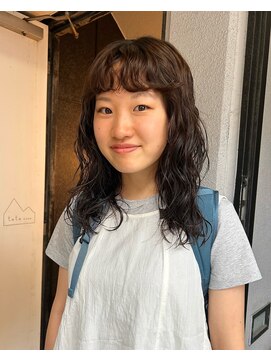 テテ ニコ(tete nico) 【なりたりみ】ミディアムパーマ前髪オン眉ニュアンスウェーブ