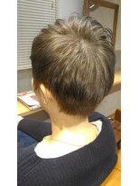 オリバ ヘアー(OLIBA HAIR) ハイトーンベリーショート