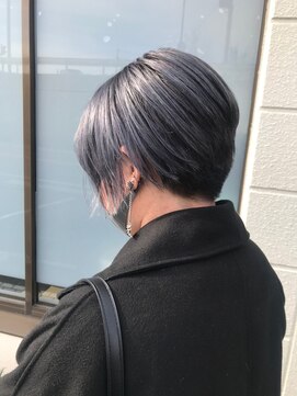 ホワイト(WHITE HAIR@NICOLA) ジェンダーレスショート