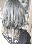 ２ブリーチでハイ透明感アッシュ・グレー・シルバー【豊見城】