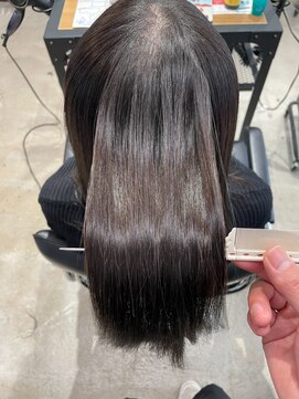 ピボット 北千住(PIVOT) 酸性縮毛矯正、艶ストレート、髪質改善ストレート