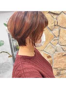 レヴォ(LeVO) くびれショートボブ