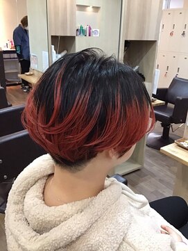 リーベ 秋津店(Liebe) 赤のグラデーションカラー