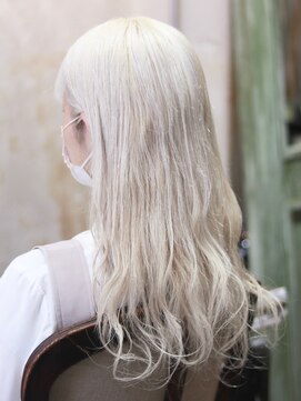 キミ(kimi) 【kimi自由が丘】ケアブリーチ × ホワイトカラー