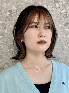 サンク 原宿 表参道(cinq) 前髪インナーカラーベージュカラーミルクティーベージュブリーチ