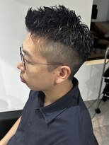 ヒュイル バイ ニアウ(Hwyl by Niau)&nbsp;メンズマッシュパーマニュアンスパーマスパイラルパーマ刈り上げ