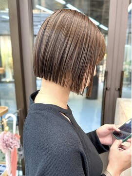 ミィ 表参道(mee.) 黒髪/ボブウルフ/ネビージュ/小顔/ワンレン/髪質改善/前髪