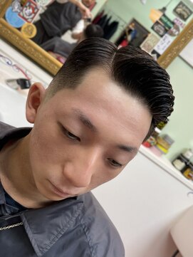 いなたいバーバー サイドパート(フェード)