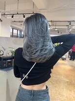 メリー オオサカ(Merly Osaka)&nbsp;色落ちも綺麗！寒色バレイヤージュ