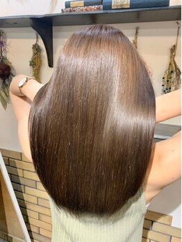 シュシュ(chou chou)の写真/話題の髪質改善とカラーやパーマの組み合わせで、憧れのうるツヤ美髮に♪あなたの理想の髪質を叶えます。