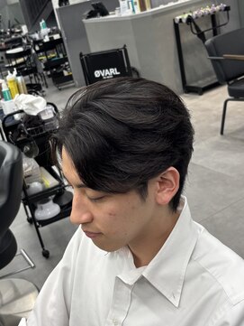 オーバル バイ アピッシュ(OVARL by apish) フェザーパーマ/センターパート/パーマ落とし