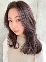 シロ(SiLO) 大人のやわらかい透明感ピンクラベンダー × くびれレイヤー天神