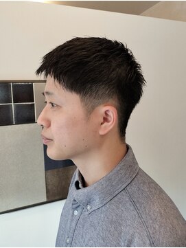 アンフェインド02(UNFEIGNED 02) MEN’S HAIR/サーフカール/刈り上げセンターパート/伏見/丸の内