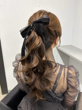 ラフィット 香椎(lafit) お呼ばれにぴったりのリボンポニーアレンジ♪
