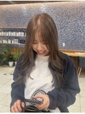 オリーブベージュ