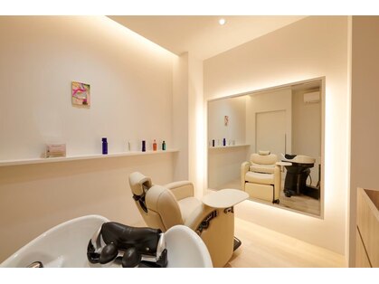 WHITE HOUSE 芦屋さくら並木店の写真