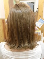 ララテラス(LaLa Terrace)&nbsp;～LaLa Terrace流～フォギーベージュ×外ハネ切りっぱなしボブ