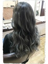 リン ヘアファクトリー アンド アイラッシュサロン(RIN)&nbsp;３Ｄハイライトたっぷりのアッシュグレーカラー