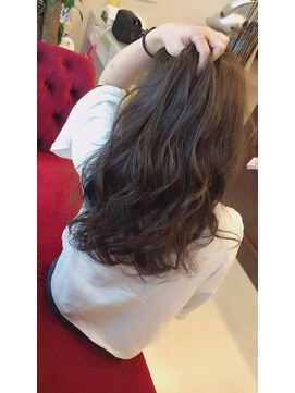 レジェールヴォーグ(Le'ger VOGUE) セミロング×アッシュ×ウェーブ