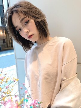 ヌイ 横浜(nui) ハニーベージュ_マニッシュショートネイビーカラーフレンチボブ