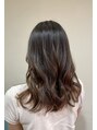 ビューティーサロンオオサキ&nbsp;シルバー×アッシュナチュラルグラデーションカラー