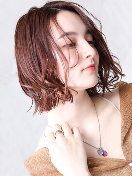 クラッチ 博多(CLUTCH) 大人可愛い小顔美髪ツヤ髪センター分けボブピンクブラウンA1